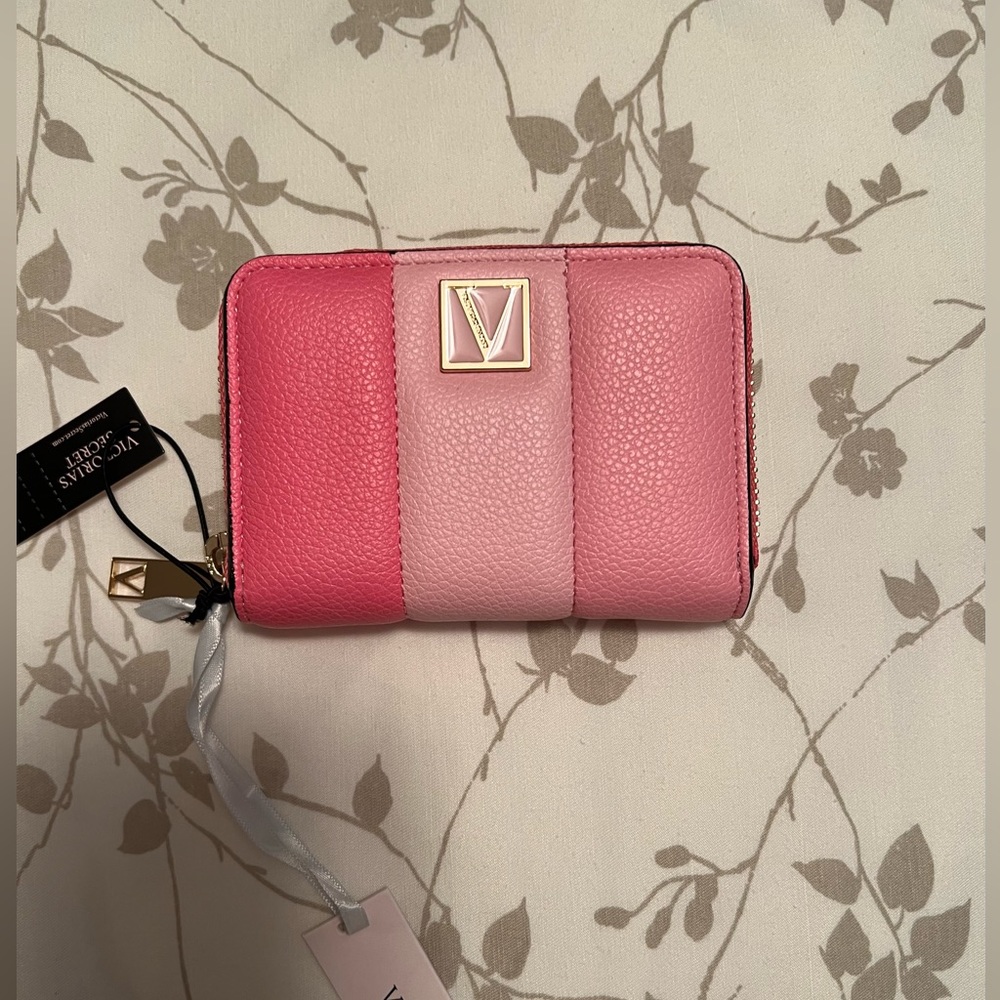 ❣️ NWT Victorias Secret Pink Color block Wallet ❣️